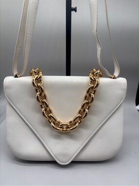 Bottega Veneta Cream Leather Chain-Detail Crossbody Bag